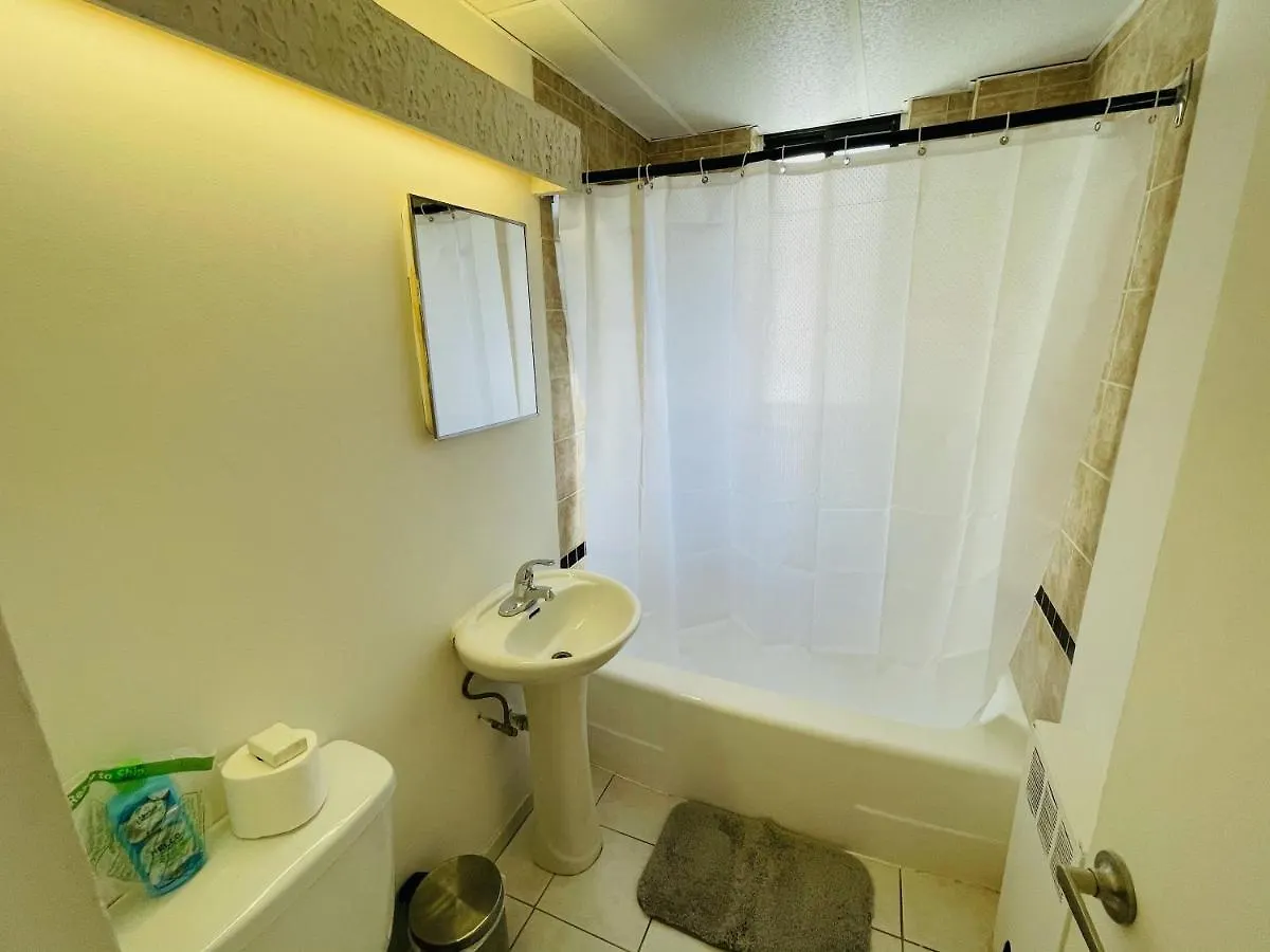 Stylish Montreal Apartment: Comfortable Stay In The Golden Square Mile